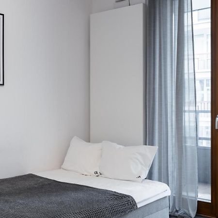 Golden Apartments Warsaw - Bright And Modern Apartments -Premium Building In Top Location- Solidarnosci מראה חיצוני תמונה