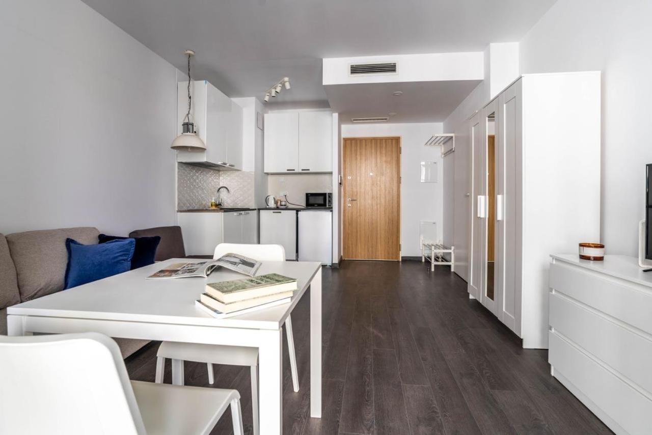Golden Apartments Warsaw - Bright And Modern Apartments -Premium Building In Top Location- Solidarnosci מראה חיצוני תמונה