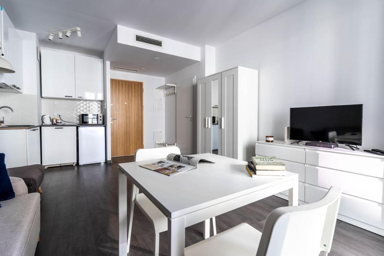 Golden Apartments Warsaw - Bright And Modern Apartments -Premium Building In Top Location- Solidarnosci מראה חיצוני תמונה