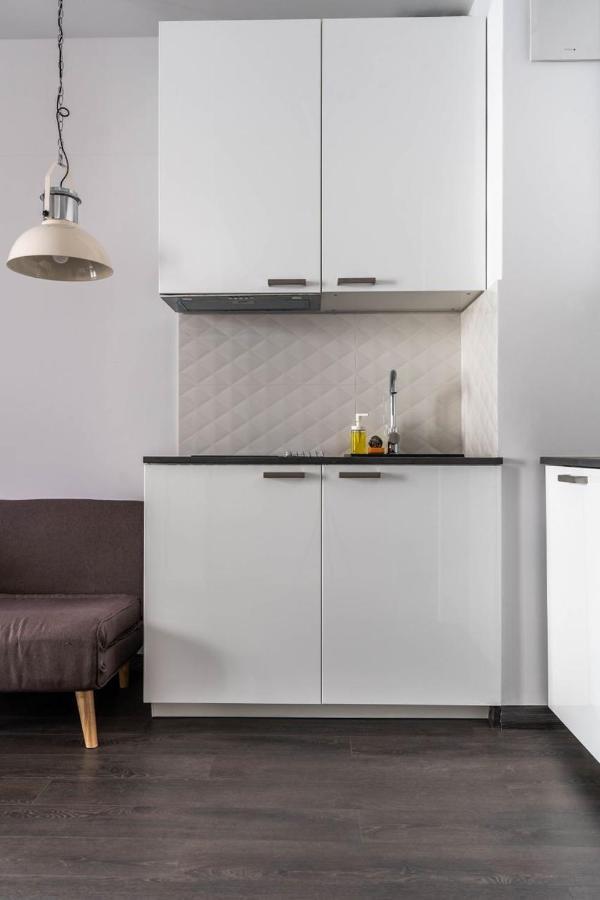 Golden Apartments Warsaw - Bright And Modern Apartments -Premium Building In Top Location- Solidarnosci מראה חיצוני תמונה